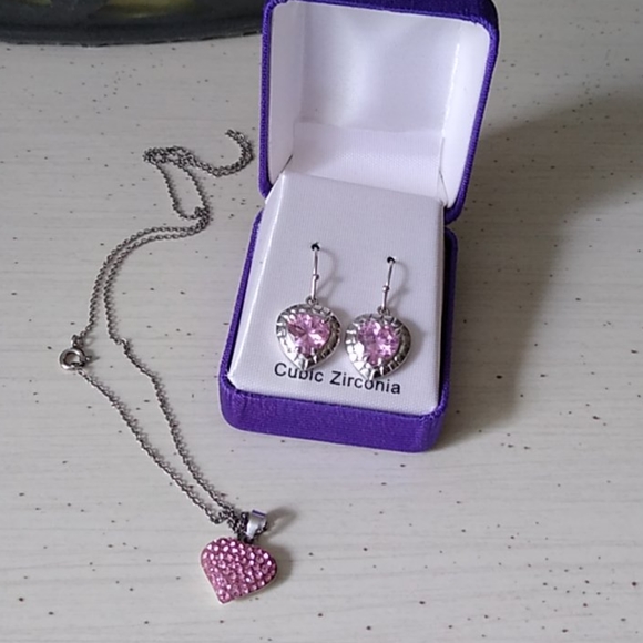 Pink Zirconia hearts - Picture 3 of 4